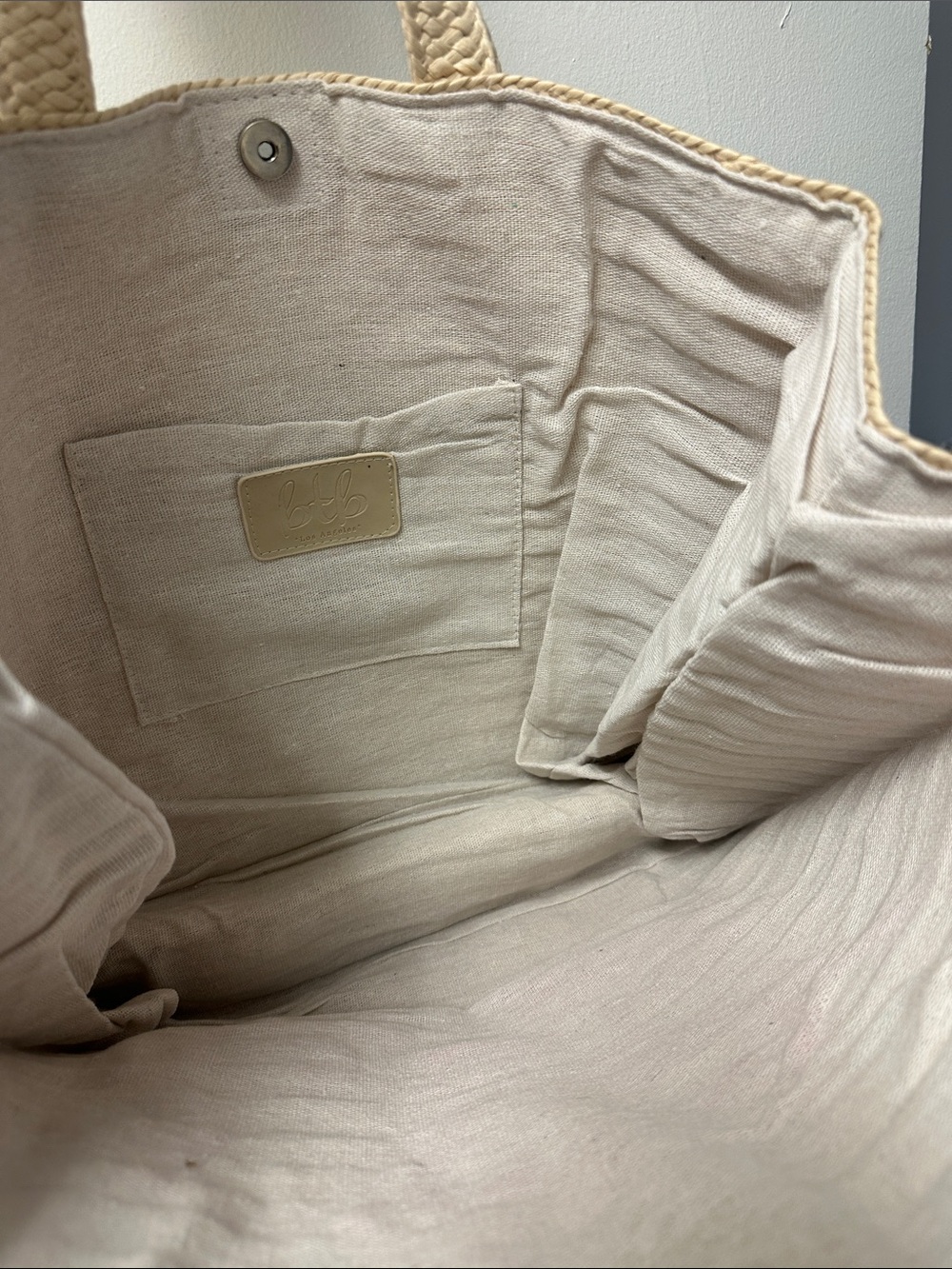 Neutral Straw Tote with Pink "OUT OF OFFICE" Embroidery Bag.Enjoy your summer 🏖️ - Picture 5 of 9